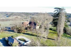 Belle maison en pierres avec piscine