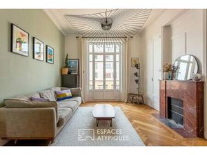 Appartement Art déco rénové en dernier étage