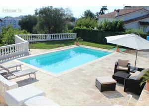 Chambre dans rez de villa T4 avec piscine