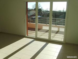 T3 traversant avec 2 terrasses + 2 parkings s/sol