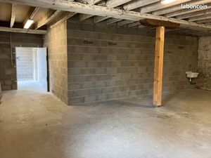 ATELIER / ENTREPOT / BOX / GARAGE / LOCAL– 50 m2