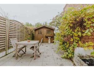 MAISON SPACIEUSE avec trois chambres et jardin orienté sud