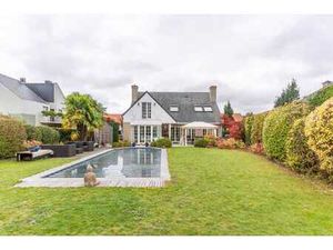 Wemmel – Élégante villa 4 façades avec piscine (3CH/3SDB)