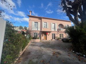 Vente maison 15 pièces 360 m² Toulon (83000)