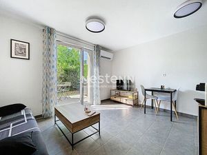 A LOUER - CUGNAUX - Studio meublé de 26 m² au rez de chaussée avec terrasse  jardin et par