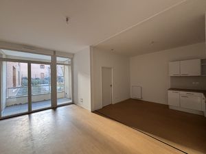 À LOUER T3 Château de l'Hers eau chaude et chauffage compris