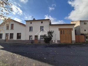 Grande maison avec dépendances