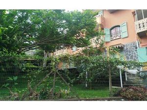 Location appartement  86 m² T-3 à Saint-Denis  1 303 €