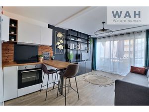 VENTE STUDIO CABINE RÉNOVÉ AVEC PLACE DE PARKING à LA GRANDE