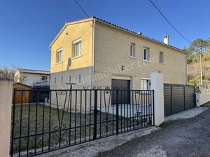 Maison avec jardin et garage