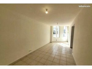 Appartement T3 avec cour privée – 2 chambres – Calme et lumineux