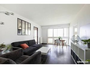 Chambre meublée dans T4 de 81m2 avec balcon