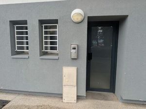 Local professionnel lumineux disponible rapidement