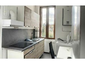 Location appartement  42 m² T-2 à Montluçon  501 €