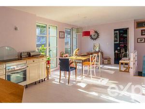 Maison de charme proche centre-ville  avec garage et jardin