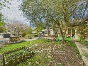 Maison non mitoyenne de plain-pied  1003 m2 de terrain