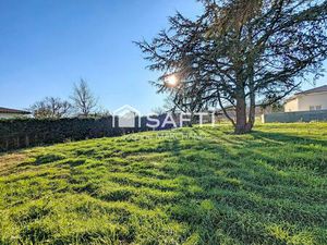 Eaunes  très joli terrain de 559m²