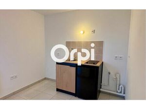 Location appartement  31.77 m² T-0 à Élancourt  780 €