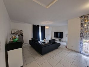 2 PIECES AVEC GARAGE ET BALCON