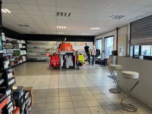 Local commercial Salaise Sur Sanne 2 pièce(s) 120 m2