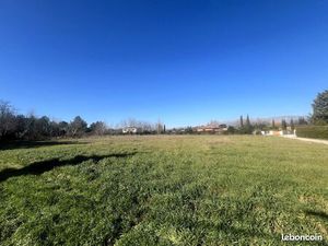 Terrain à bâtir à Trets