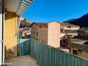 Appartement T2 ascenseur garage balcon
