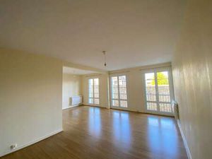 Location Appartement 3 pièces à Saint-Brieuc (22000) : à louer 3 pièces / 84m² Saint-Brieu