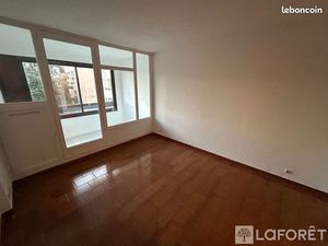 Studio 1 pièce 21 m²