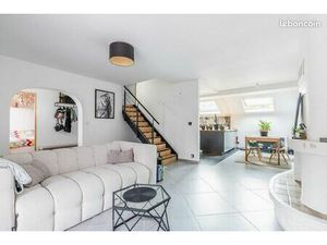 Appartement 5 piéces avec grande terrasse