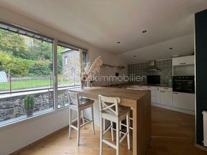 Immeuble de 98 74 m² à Fougeres