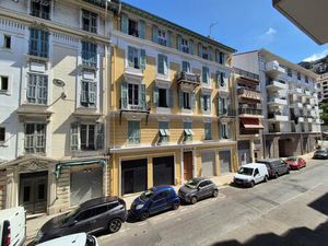 Nice Saint Roch - 2 pièces meublé + balcon - 43.92 m²