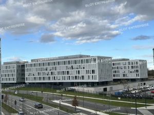 A LOUER - BUREAUX - RENNES EST - 723 m²