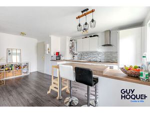 À vendre : Appartement 4 pièces à COMBS LA VILLE