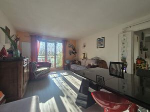 De beaux volumes entre Centre-Ville et Gares RER !