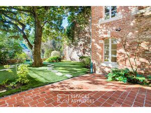 Triplex avec son jardin et sa piscine au pied de la Cathédrale