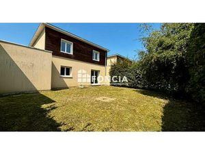 À VENDRE – Maison 3 Chambres avec Garage  Proche Écoles et Commodités