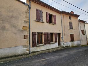 Maison de village 4 chambres  grange et terrain