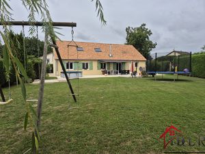 Pavillon  construction 2007  de 176m2 avec 5 chambres et jar