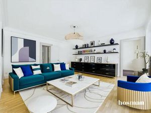 Local professionnel lumineux de 120 m² - Pouvant être transformé en appartement - Cours d'