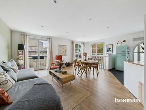 Maison récente avec garage et lumière traversante – cœur de Caudéran