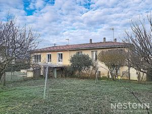 A Vendre Maison de trois pièces sur sous-sol de 70 m² avec jardin proche du centre de Cond