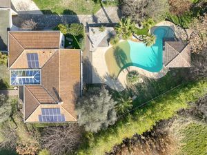 La villa Lagon - villa de plain pied de plus de 270 m2 sur un terrain paysagé de 2400 m2 a