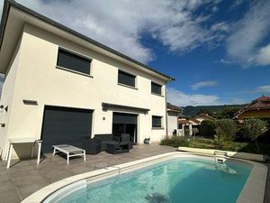 Location villa récente entièrement meublée avec piscine de 152 m2 sur un terrain clos et a
