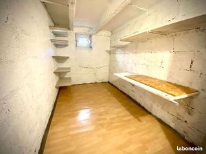 Cave facile d’accès pour stockage / entrepôt / garde meuble