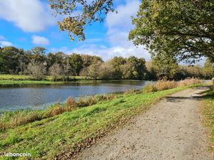 Beau terrain canal Nantes à Brest