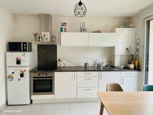 Direct particulier : T2 meublé de 44 60 m² avec terrasse  balcon et double parking en sous