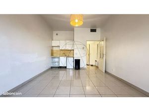 Studio 1 pièce 26 m²