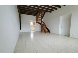 Location maison  m² T-3 à Neuvy-en-Sullias  611 €