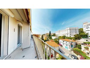 NICE - FLEURS / F. GROSSO : MAGNIFIQUE 2 PIÈCES AVEC TERRASSE EN DERNIER ÉTAGE