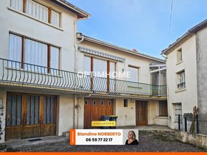 Maison à vendre 7 pièces - 180 m² - Extérieurs - 2 garages à VERTAIZON (63)